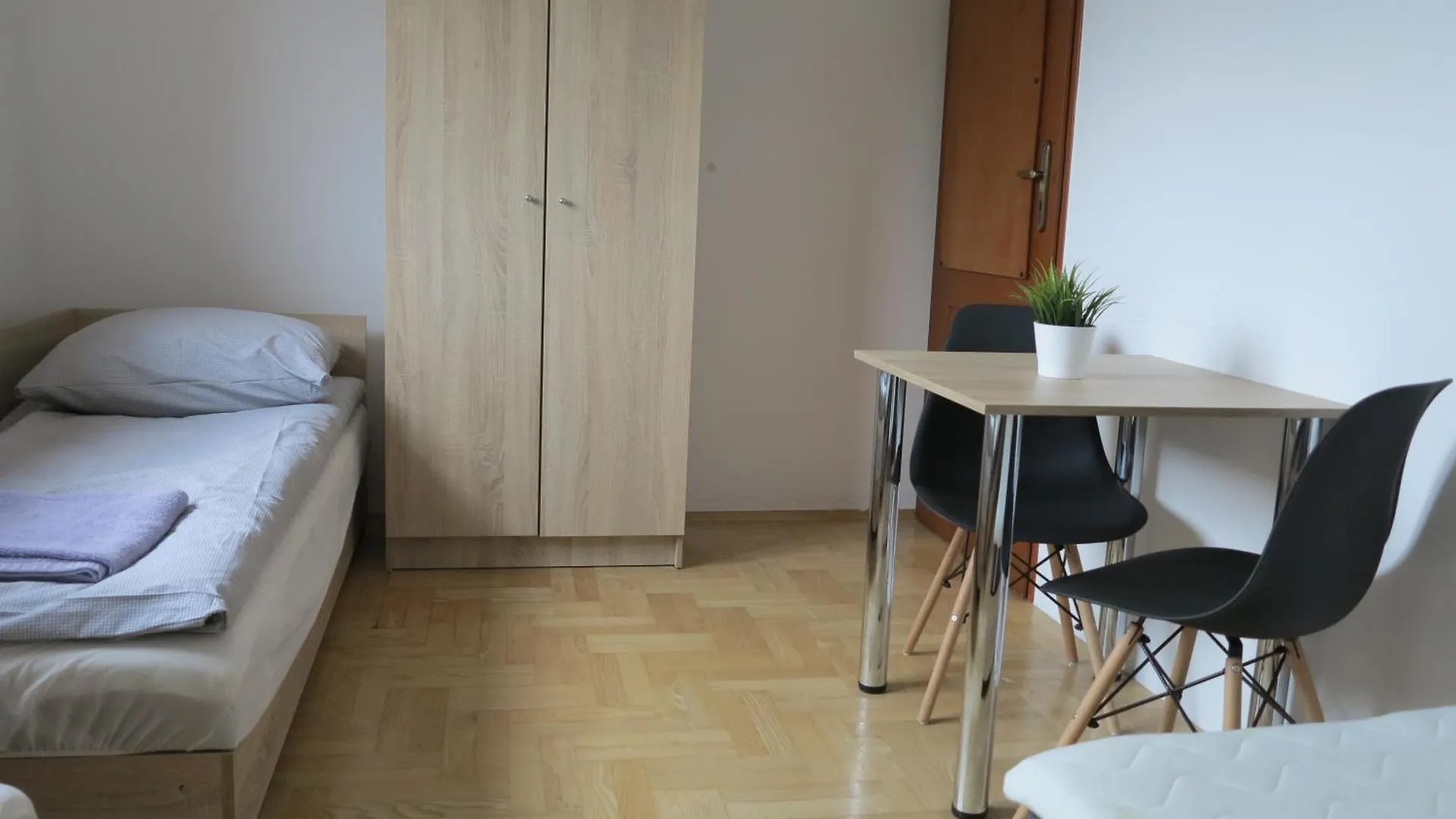 Airspot Balice Aparthotel Cholerzyn